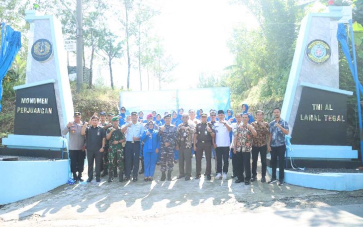 Gapura Monumen Perjuangan TNI AL Wana Samudera Kalibakung