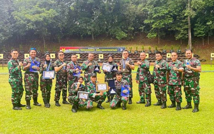 Tim menembak Koharmatau dalam Kejuaraan Menembak Kasau Cup 2024 di Jakarta, Sabtu (2/3)