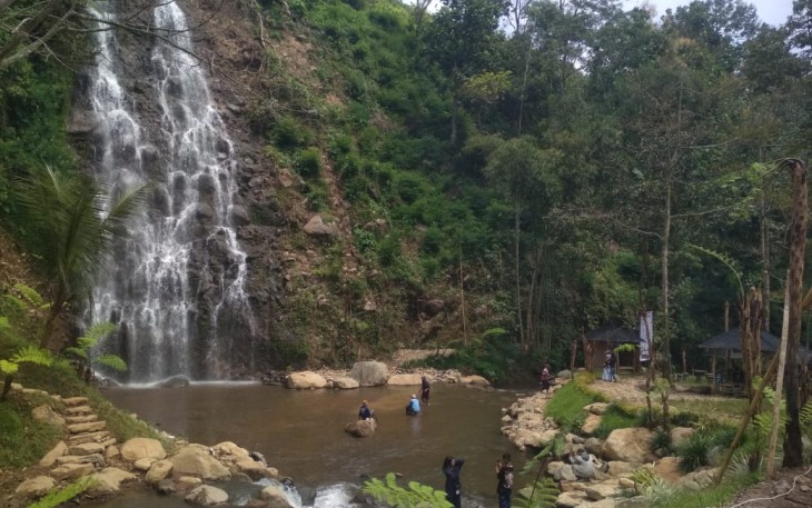 Obyek wisata air terjun Ngargoyoso Waterfall, di Desa Ngargoyoso, Kecamatan Ngargoyoso, Kabupaten Karanganyar