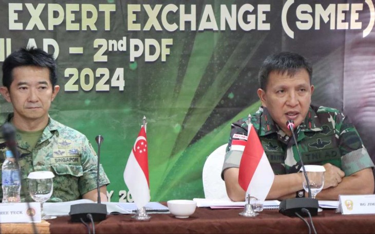 Danrem 033/WP Brigjen TNI Jimmy Watuseke saat memberikan sambutan 