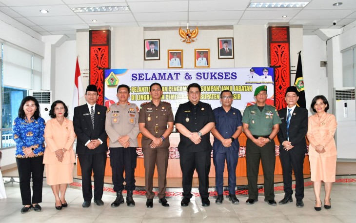 Bupati Samosir Lantik Marudut Tua Sitinjak Sebagai Sekretaris Daerah 
