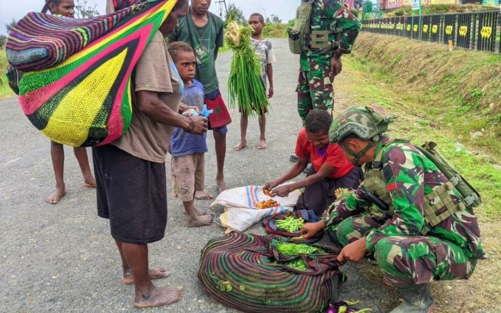 Borong dagangan mama Papua 