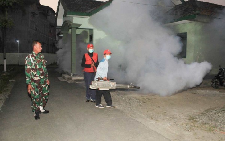 Fogging di wilayah desa binaan 