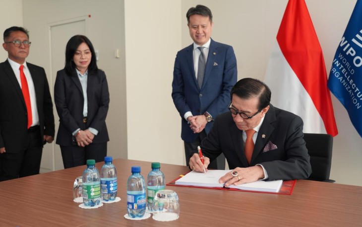 Menteri Hukum dan HAM RI Menandatangani Traktat Internasional Sumber Daya Genetik dan Pengetahuan Tradisional 