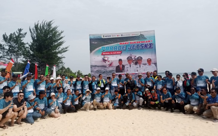 Seribu Lebih Pengunjung Padati Pantai Sisi Serasan Saat Bupati Natuna Buka Event Parade Jet Ski 