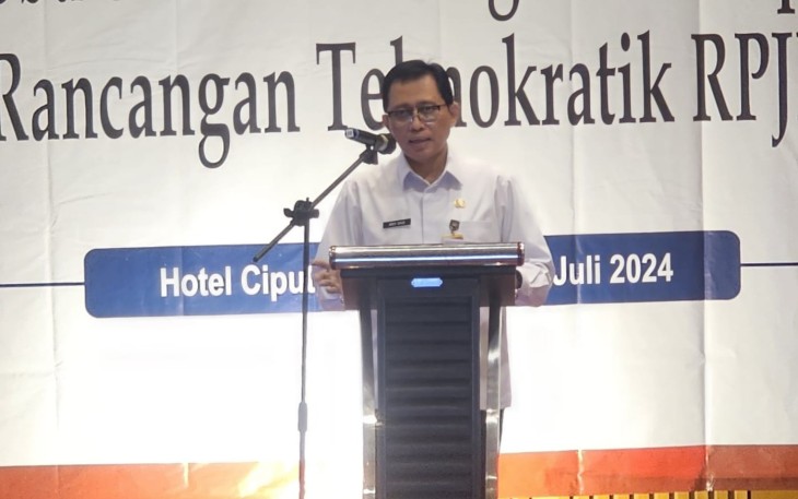 Dirjen Bangda Kemendagri Restuardy Daud 