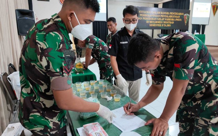 Prajurit Menarmed 2 Kostrad Test Urine, Kamis (22/8)