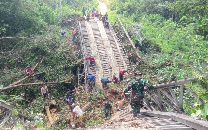 Jembatan Bailey ambruk
