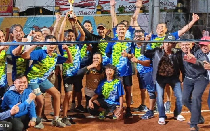 Tim Bola Volly RW 11 Kelurahan Winongo Kota Madiun 