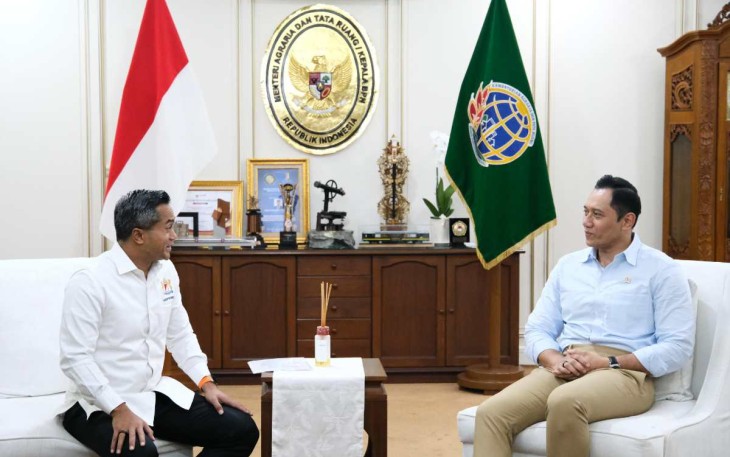 Menteri ATR/BPN Agus Harimurti Yudhoyono saat menerima Ketum KADIN Anindya Bakrie di Jakarta 