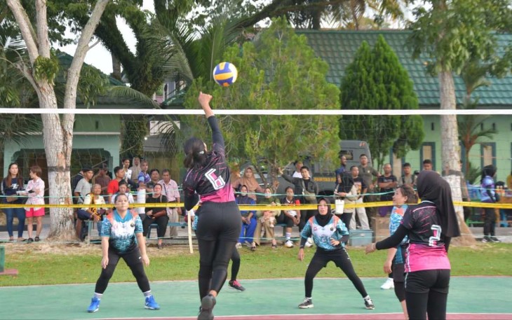 Turnamen bola voli Guntur Geni Cup di perbatasan 