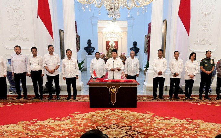 Panglima TNI Hadiri Penandatanganan PP Penghapusan Piutang Macet UMKM di Istana Negara 