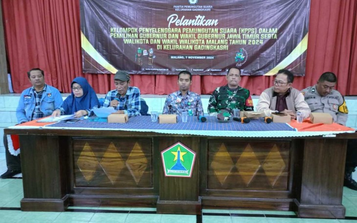 Babinsa Koramil 0833/01 Klojen Sertu Nasution menghadiri pelantikan KPPS 