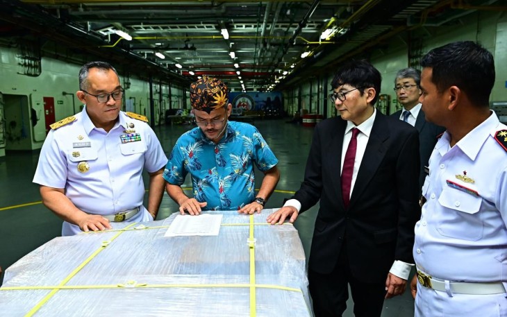 Penyerahan bantuan kesehatan di negara Vanuatu