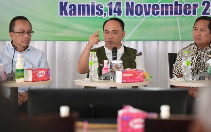 Menkop Budi Arie Setiadi memberikan sambutan di KPBS Pangalengan, Bandung, Kamis (14/11)