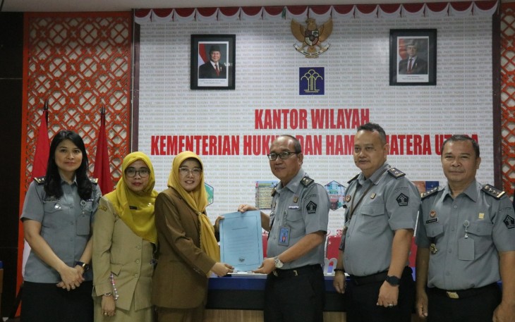 Kanwil Kemenkumham Sumut Bersama Pemerintah Provinsi Sumut Poto Bersama Usai Rapat Harmonisasi.