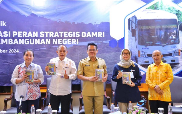 Diskusi publik peran strategis DAMRI membangun negeri di Hotel Bidakara, Jakarta, Selasa (3/12)