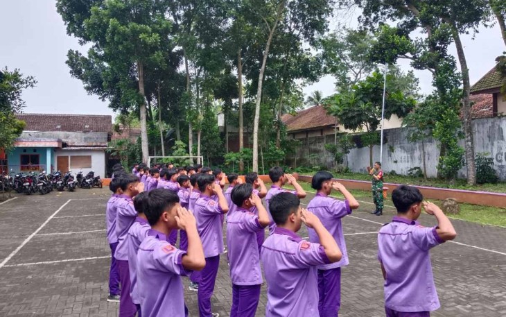 Pelatihan PBB siswa SMK YPI Ahmad Yani, Jabung, Kabupaten Malang, Sabtu (14/12)