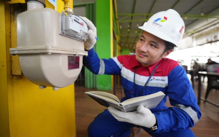 Pengecekan keamanan distribusi gas