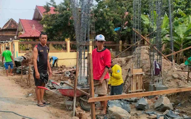 Pembangunan mushola Al Huda mulai pemancangan pondasi