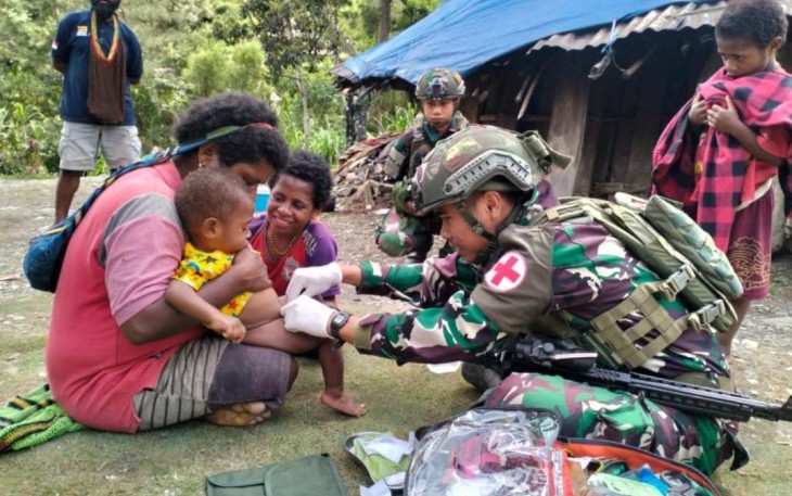 Layanan pengobatan keliling prajurit Buaya Putih Kostrad, Kamis (7/3)