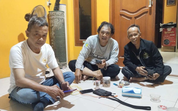 Sekjen KJD Deni Aprianto, Ketua KJD John Hutapea (tengah) Ketua MT Balwan Kota Depok Adie Rakasiwi, Selasa (16/4)