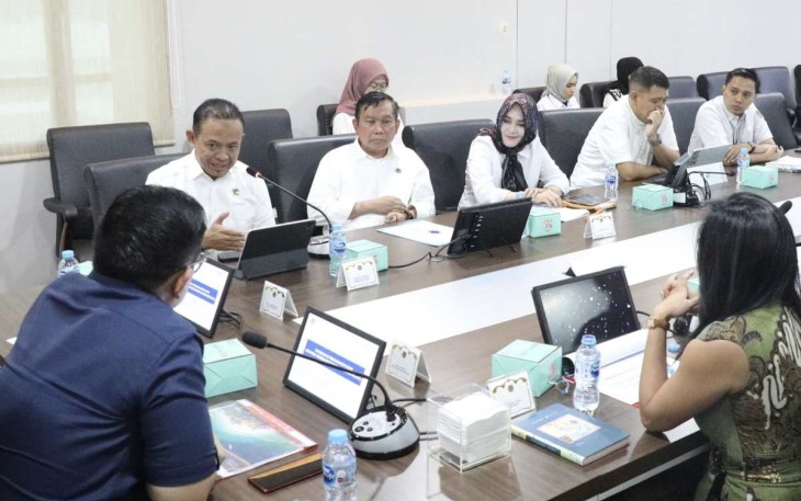 Wamen ATR/BPN Raja Juli Antoni menerima audiensi Wamen BUMN di Jakarta 