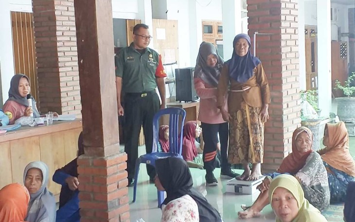 Pendampingan posyandu lansia di wilayah desa binaan 