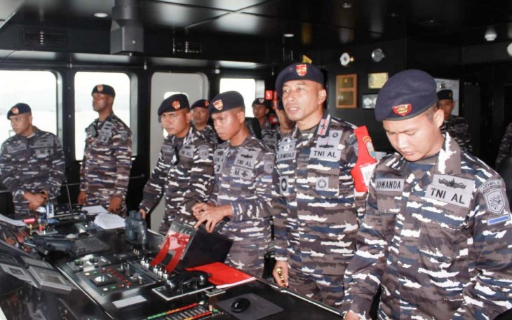 Laksma TNI Sumarji Bimoaji Dansatgas LKO SAR 2024 on board di KRI Gulamah-869