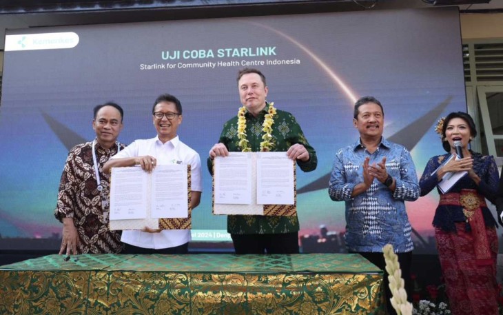 Menkes Budi Gunadi Sadikin menandatangani kerjasama dengan Starlink di Denpasar, Bali, Minggu (19/5)
