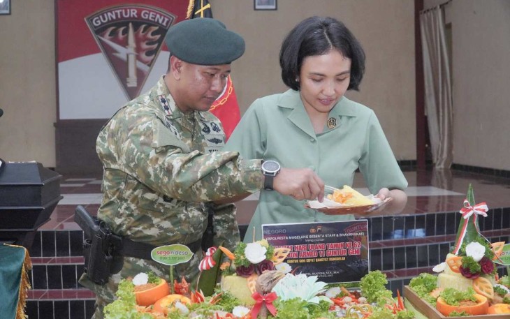 Danyonarmed 11 Kostrad Letkol Arm Gde Adhy Surya Mahendra saat syukuran HUT Ke-62 Yonarmed 11/GG/2/2/Kostrad, Kamis (27/6)