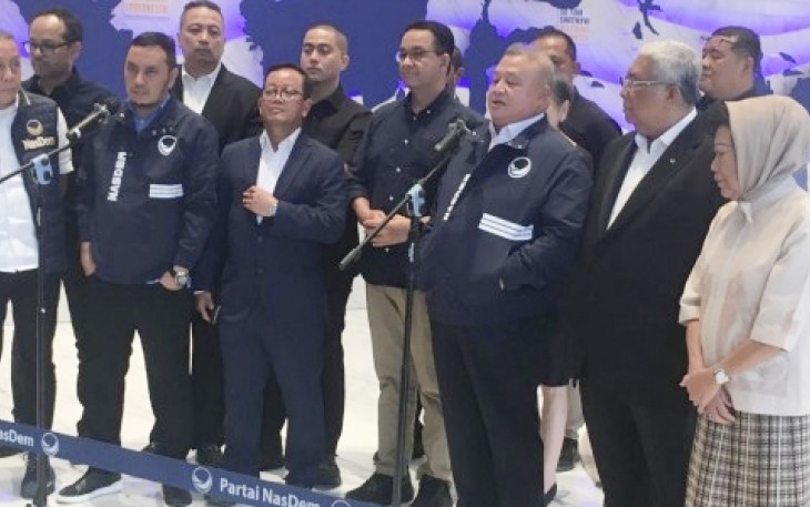Sekjen NasDem Hermawi Taslim saat memberikan konferensi pers di Jakarta, Senin (22/7)