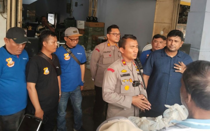 Bakti Musik Salurkan Paket Sembako kepada Masyarakat Kurang Mampu pada Jumat Barokah.