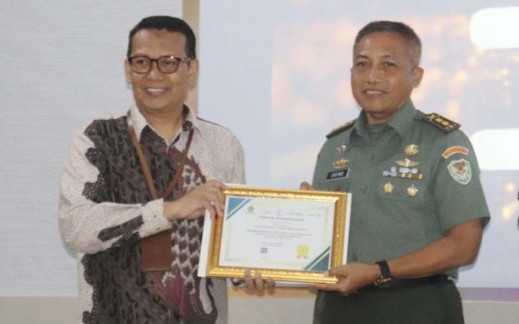 Penganugerahan KPPN Cirebon Awards TA. 2023 bertempat di Aula KPPN Cirebon dan Diterima oleh Kasi Operasi Korem 063/SGJ Letkol Inf Ertiko.