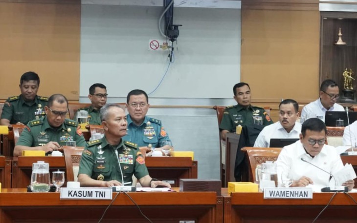 Kasum TNI Hadiri Rapat Kerja dengan Komisi I DPR RI