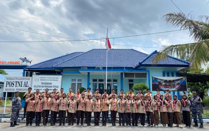 Babinpotmar Lanal Banyuwangi Berikan Sosialisasi Kebaharian Kepada Pelajar 