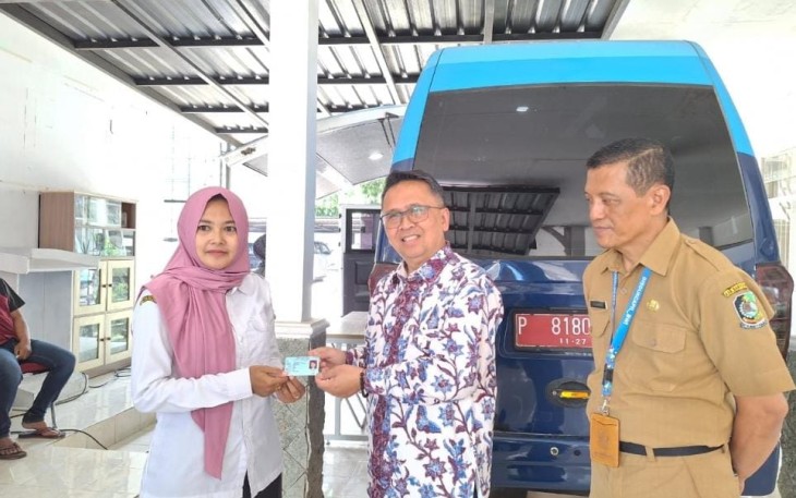 Direktur Dafdukcapil Akhmad Sudirman Tavipiyono meninjau langsung Mall Pelayanan Publik di Kabupaten Banyuwangi, Jawa Timur, Senin (8/1/2024).