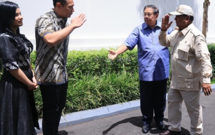 AHY Dampingi SBY saat Terima Kunjungan Prabowo di Museum Pacitan