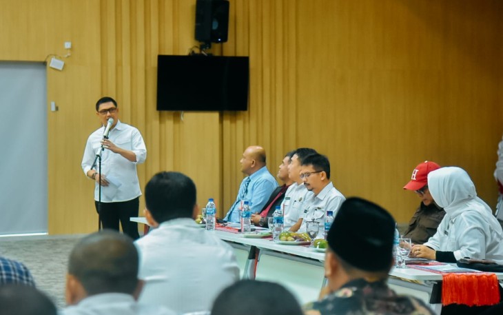 Pj Bupati Batu Bara saat Buka Kegiatan RAD KSB di Aula Kantor Bupati Batu Bara, Kecamatan Lima Puluh, Rabu (11/09/2024).
