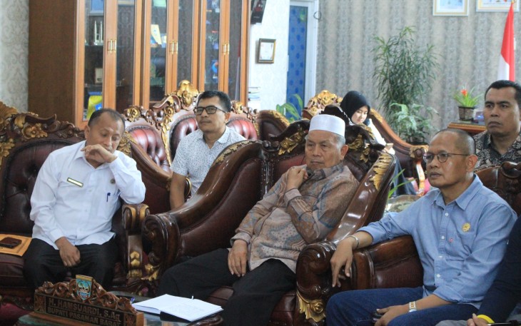 Pemkab Pasbar saat Ikuti Rakor Penanganan Dampak Bencana Banjir dan Tanah Longsor di Sumbar Bersama Menko PMK 