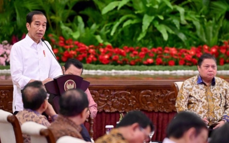 Presiden Joko Widodo dalam Sidang Kabinet Paripurna (SKP) bersama para jajarannya yang digelar di Istana Negara, Jakarta, pada Senin, 26 Februari 2024.