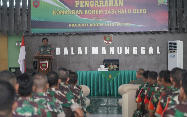 Komandan Korem 143/HO Brigjen TNI Ayub Akbar beserta rombongan melaksanakan kunjungan kerja (Kunker) di Markas Kodim 1413/Buton, Rabu (24/01/2024)