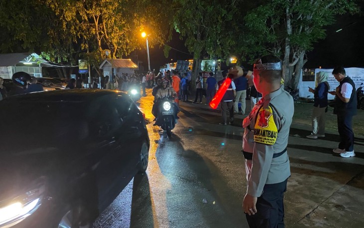 Kapolres Bintan saat Pantau Arus Balik Hingga Dini Hari