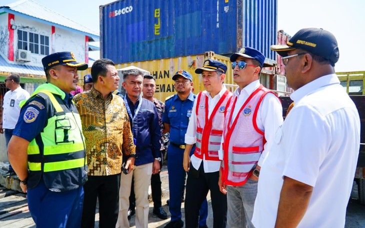 Menhub RI Budi Didampingi Gubernur Kepri saat Tinjau Bandara RHA 