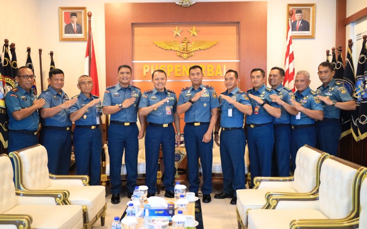 Komandan Pusat Penerbangan TNl Angkatan Laut (Danpuspenerbal) Laksamana Muda TNl Sisyani Jaffar menerima kunjungan kerja Komandan Pusat Komando Pasukan Katak (Danpuskopaska) TNl AL, Laksamana Pertama TNI Baroyo Eko Basuki, Rabu (10/1/2024)