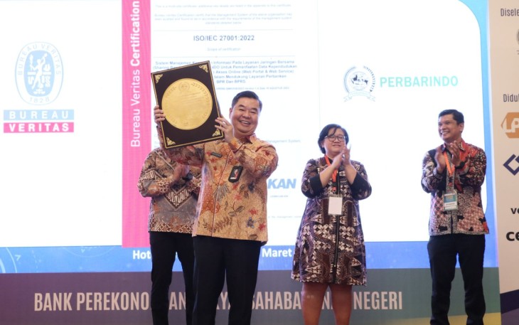 Ditjen Dukcapil Kementerian Dalam Negeri sangat mendukung upaya Perhimpunan Bank Perkreditan Rakyat Indonesia (Perbarindo) melakukan digitalisasi layanan perbankan bagi sekitar 1.584 bank perkreditan rakyat (BPR) dan BPR Syariah (BPRS) di seluruh Indonesia