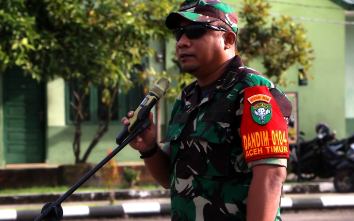 Komandan Komando Distrik Militer (Dandim) 0104/Aceh Timur, Letkol Inf Tri Purwanto, S.I.P memimpin apel gelar pasukan dalam rangka kesiapan pengamanan Pemilu serentak 2024, di Lapangan Upacara Makodim, Jln. Jenderal Ahmad Yani, Gp. Payabujok Seuleumak, Kecamatan Langsa Baro, Kota Langsa, Jum'at (05-01-2024)
