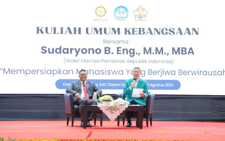 Wamentan Sudaryono memberikan kuliah umum di USK Banda Aceh, Selasa (13/8)