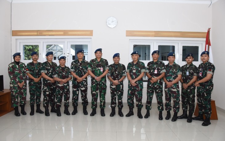  Inspektur Koharmatau (Ir) Marsekal Pertama TNI  I Nyoman Sudarsana, S.I.P., M.H., M.Tr.(Han),  memimpin acara Penyerahan Jabatan Sekretaris Inspektorat (Ses It) Koharmatau di ruang kerja Ses It Koharmatau Bandung, Jumat (5/1/2024)