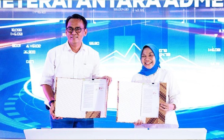 Direktur Bisnis & Transformasi Digital TelkomMetra Irphan Wijaya (kiri) dan Direktur Utama AdMedika Dwi Sulistiani.